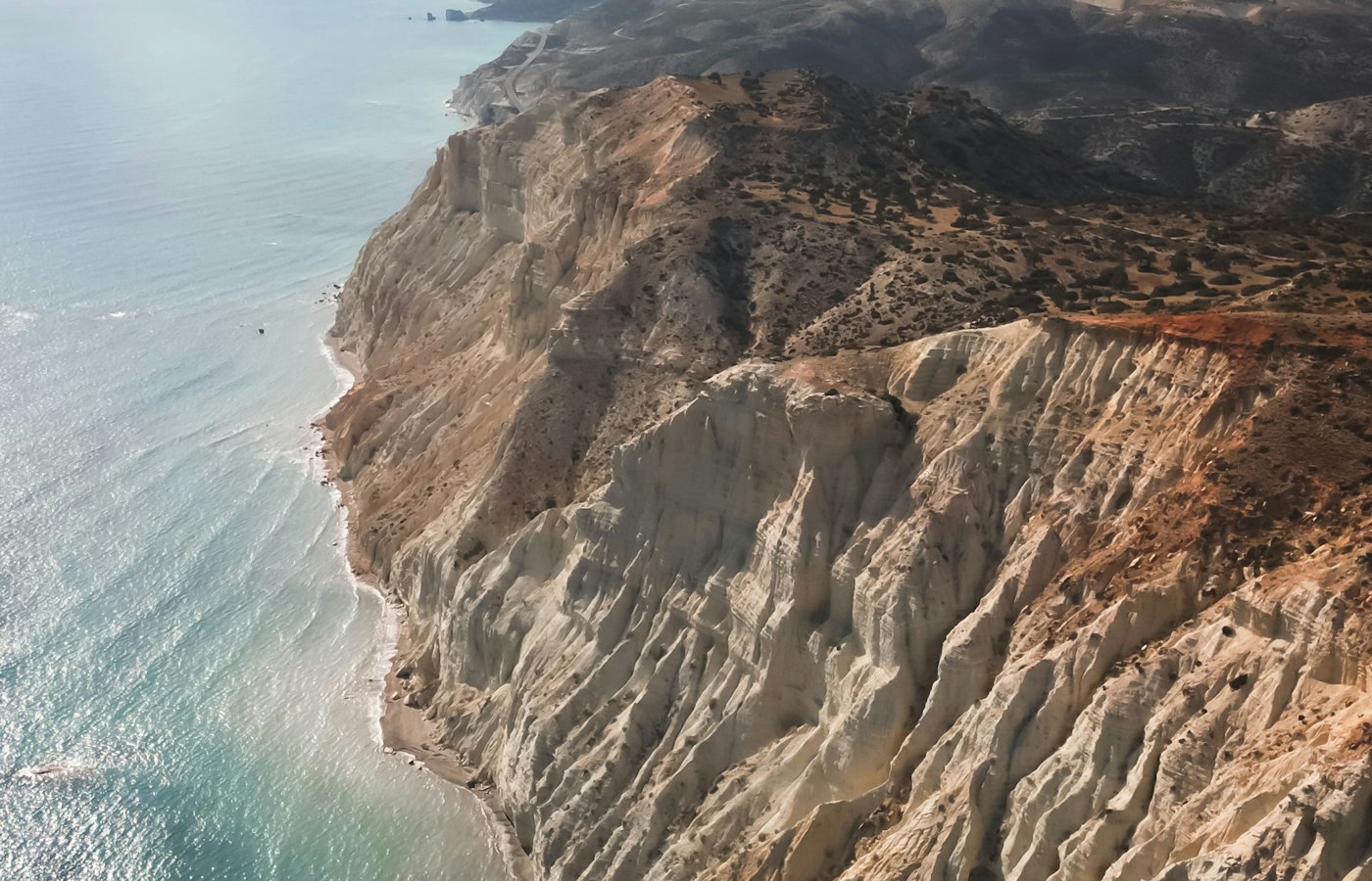 Άσπρα βράχια πάνω από τη Μεσόγειο, Κύπρος